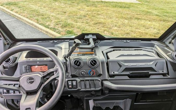 2024 Can-Am® Defender DPS CAB HD9