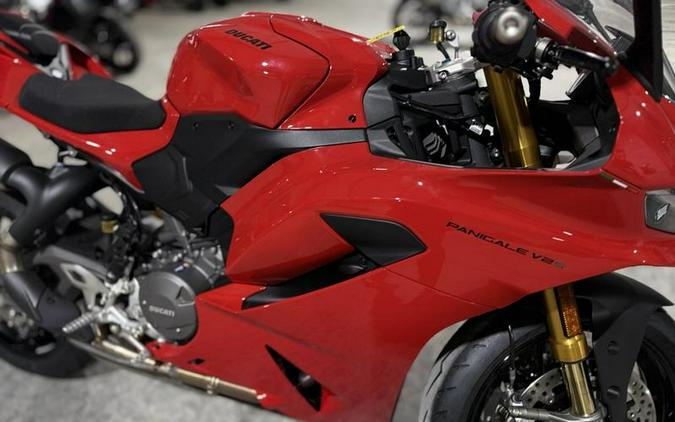 2025 Ducati Panigale V2 S