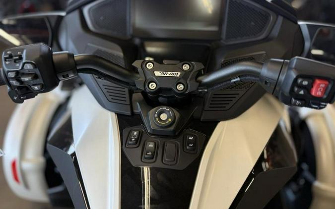 2026 Can-Am® Spyder RT Sea-to-Sky