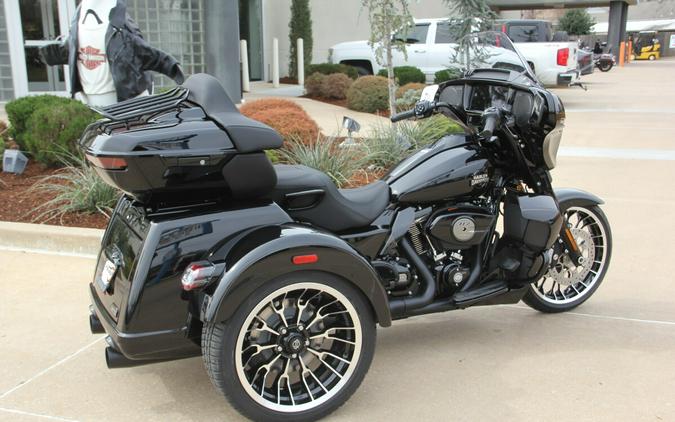 2026 Harley-Davidson Street Glide 3 Limited Vivid Black Black Trim