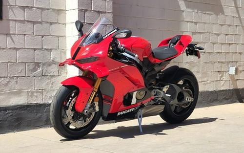 2026 Ducati Panigale V4 S Corse