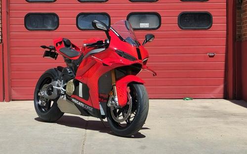 2026 Ducati Panigale V4 S Corse