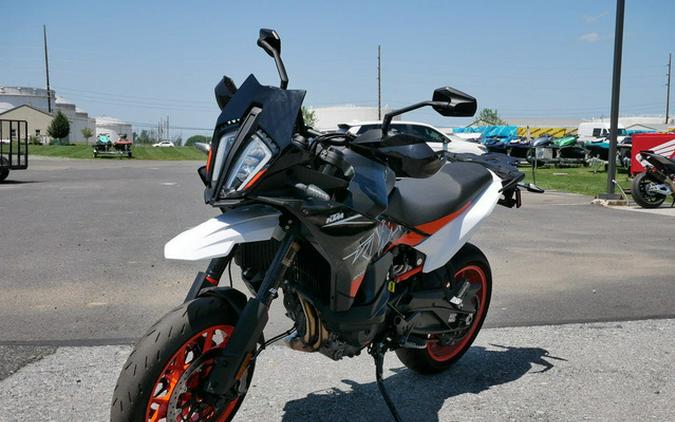2024 KTM 890 SMT
