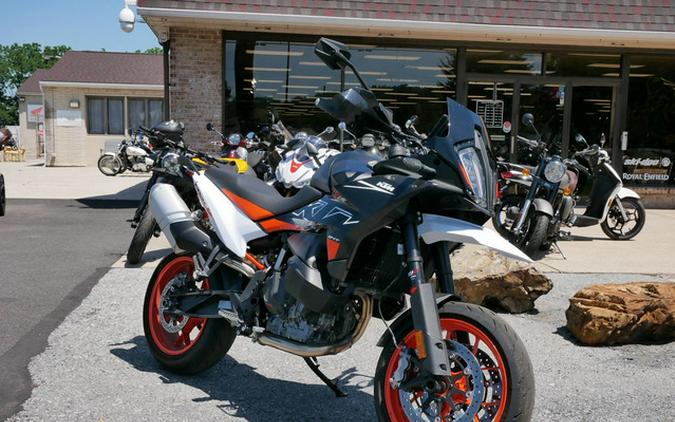 2024 KTM 890 SMT