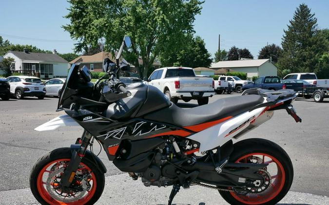 2024 KTM 890 SMT