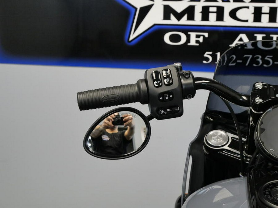 2023 Indian Motorcycle® Sport Chief Stealth Gray