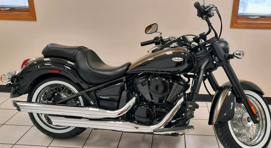 2023 Kawasaki Vulcan® 900 Classic