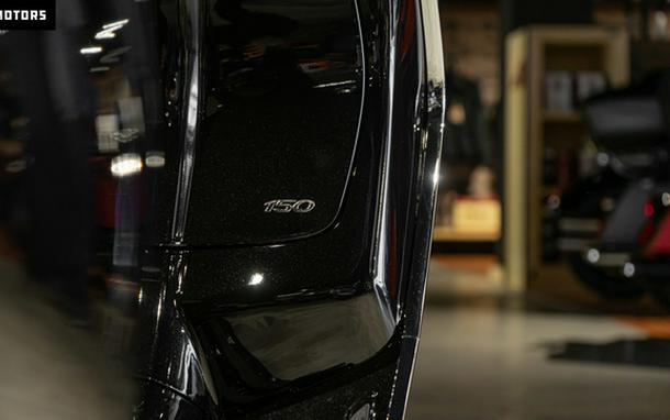2023 Vespa PRIMAVERA 150 BLACK & RED US MY23