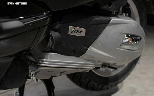 2023 Vespa PRIMAVERA 150 BLACK & RED US MY23