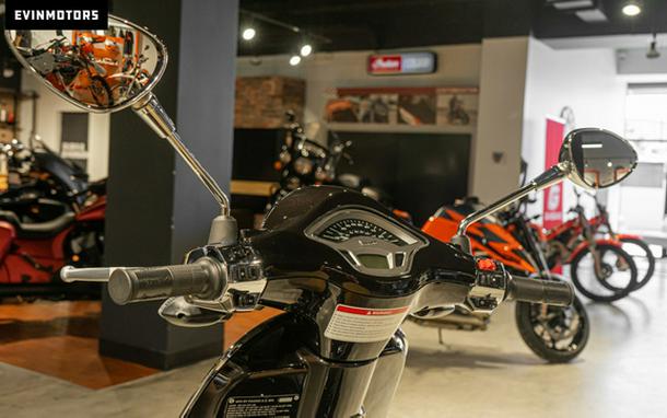 2023 Vespa PRIMAVERA 150 BLACK & RED US MY23