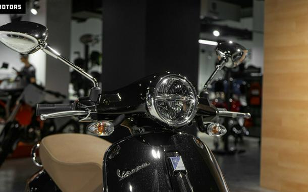 2023 Vespa PRIMAVERA 150 BLACK & RED US MY23