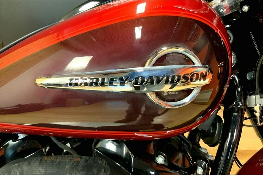 2019 Harley-Davidson® FLHCS - Heritage Classic 114