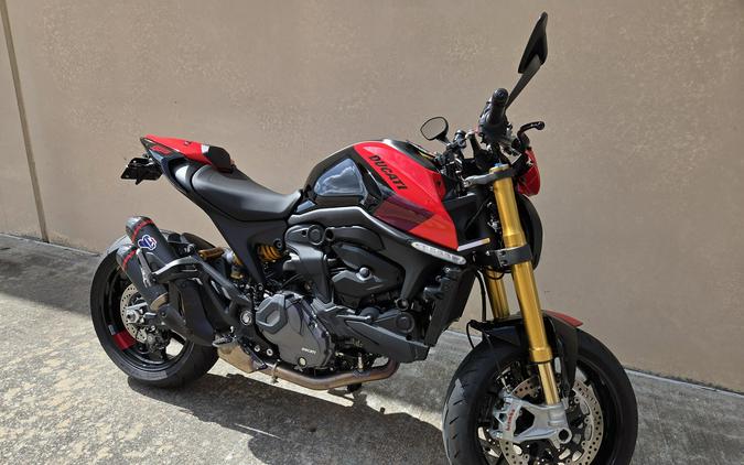 2024 DUCATI MONSTER PLUS