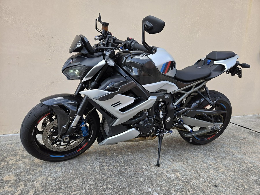 2025 BMW M1000 R