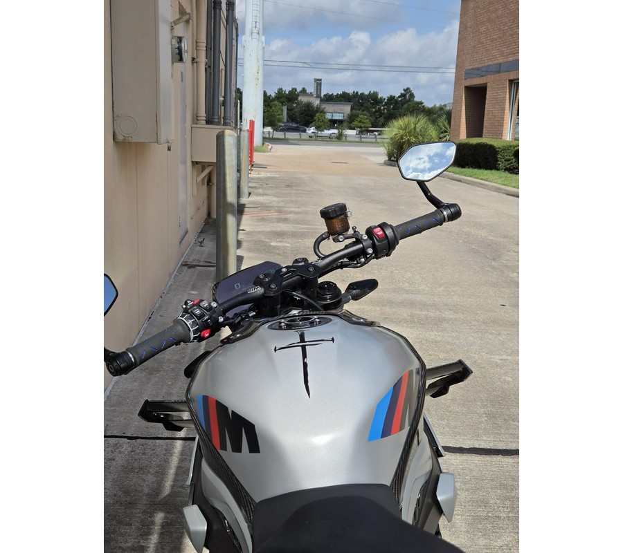 2025 BMW M1000 R