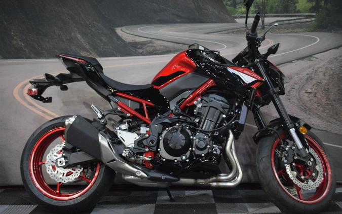 2024 Kawasaki Z900 ABS Candy Persimmon Red/Ebony