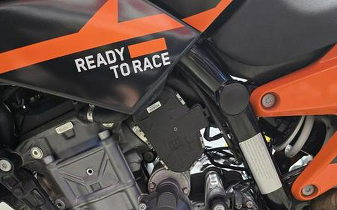 2022 KTM 890 DUKE, GP ORG