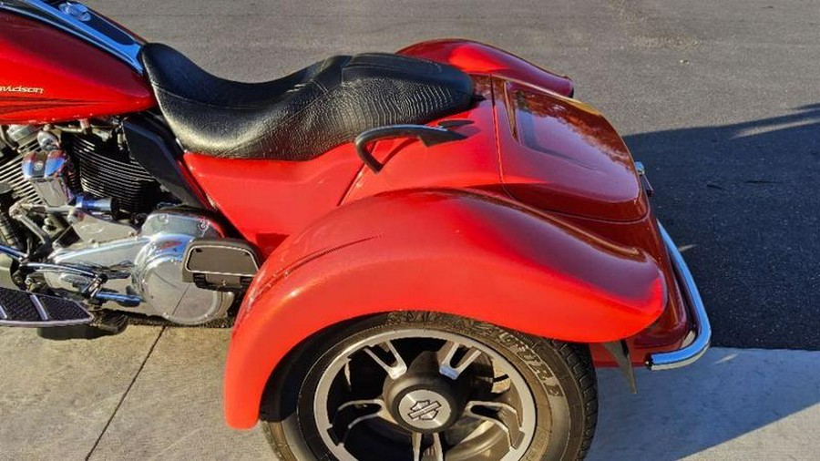 2017 Harley-Davidson® TRI Glide Freewheele