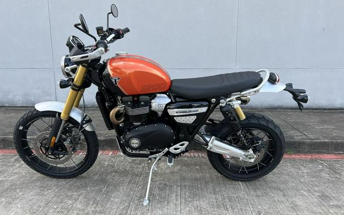 2024 Triumph Scrambler 1200 XE Baja Orange / Phantom Black