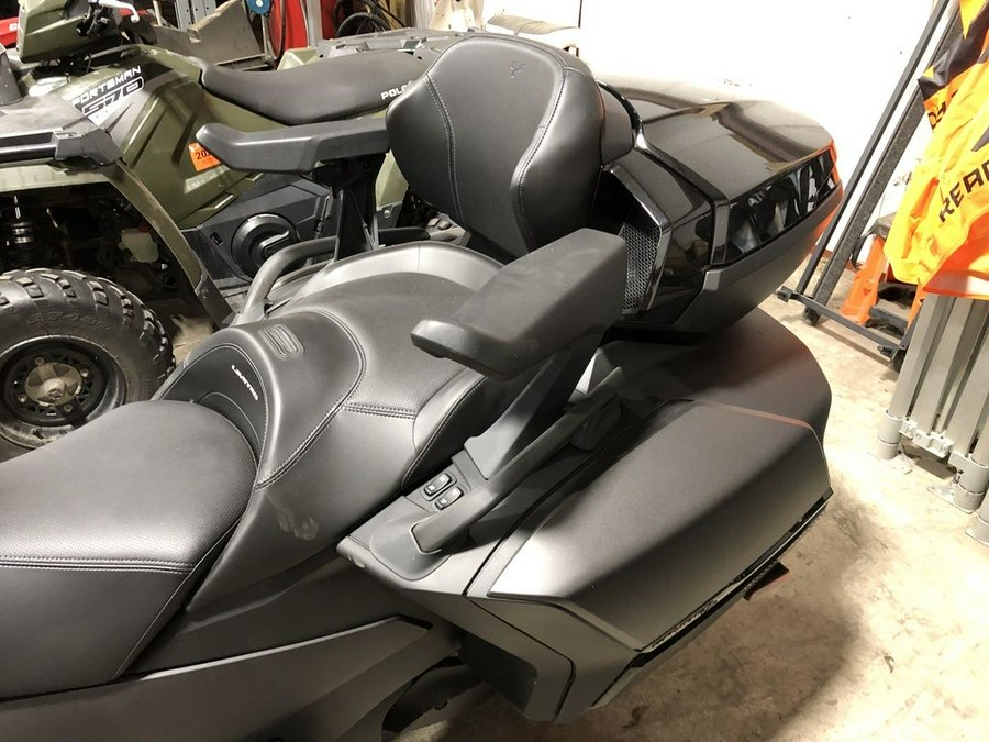 2025 Can-Am® Spyder RT Limited Dark Wheels