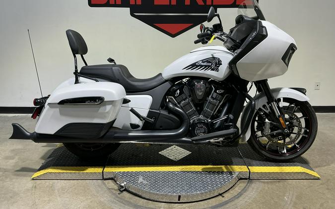 2020 Indian Motorcycle Challenger® Dark Horse®