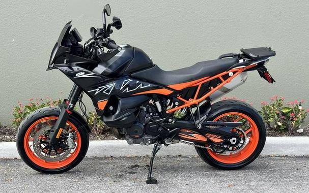 2024 KTM 890 SMT