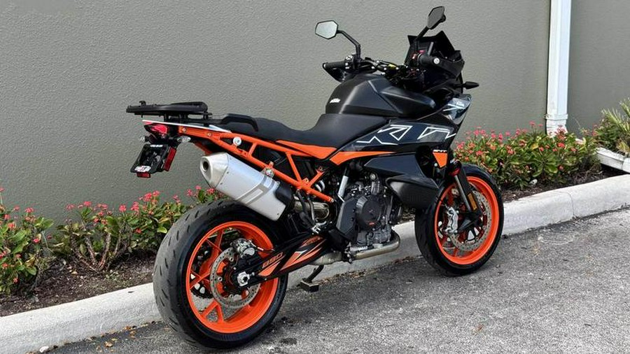 2024 KTM 890 SMT