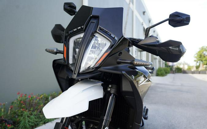 2024 KTM 890 SMT