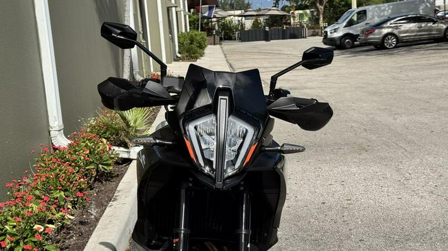 2024 KTM 890 SMT