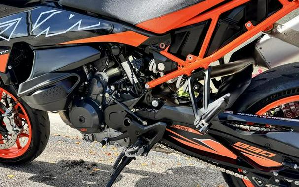 2024 KTM 890 SMT