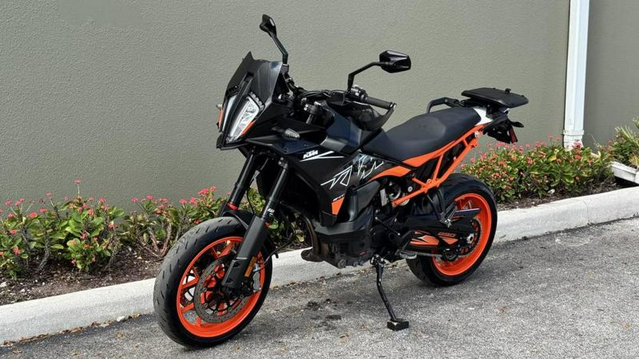 2024 KTM 890 SMT