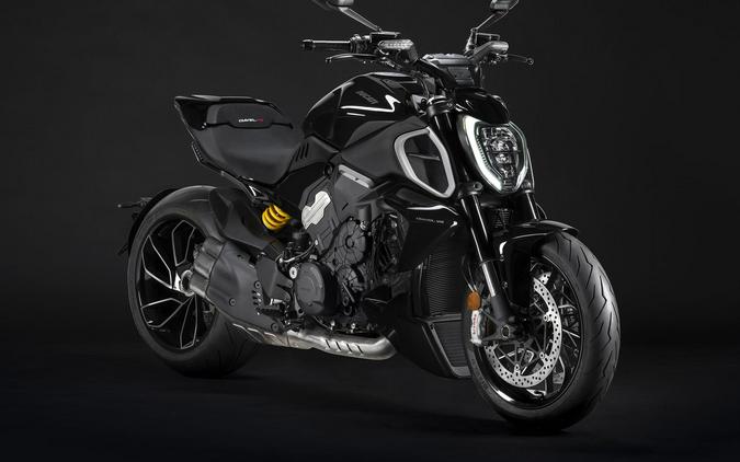 2023 Ducati Diavel V4 First Look Preview