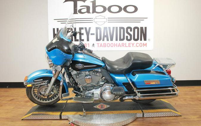 2011 Harley-Davidson® FLHTC - Electra Glide® Classic