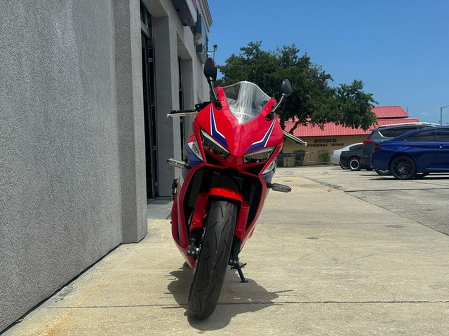 2025 Honda CBR650R E-Clutch