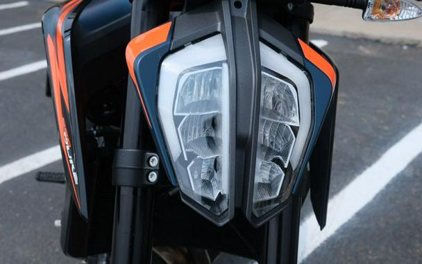 Used 2022 KTM Duke 890 R