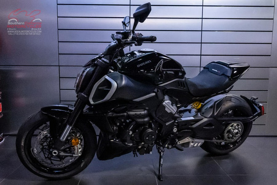 2023 Ducati Diavel V4 Thrilling Black
