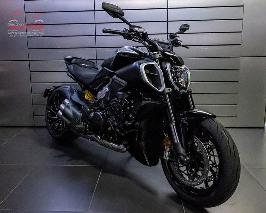 2023 Ducati Diavel V4 Thrilling Black