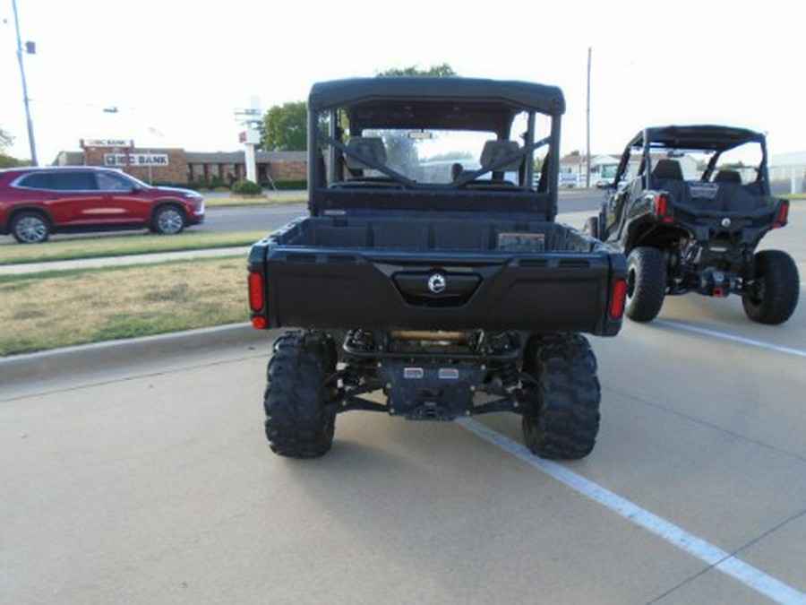 2023 Can-Am Defender MAX HD7