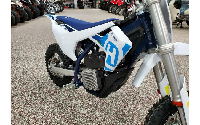 2023 Husqvarna Motorcycles EE 3