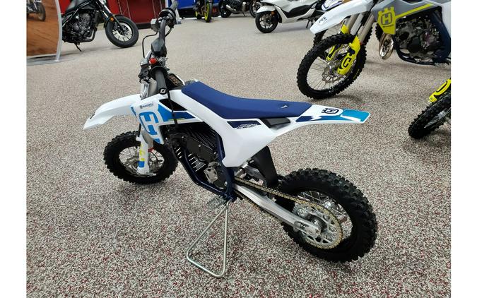 2023 Husqvarna Motorcycles EE 3