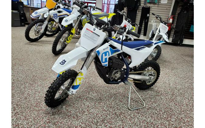 2023 Husqvarna Motorcycles EE 3