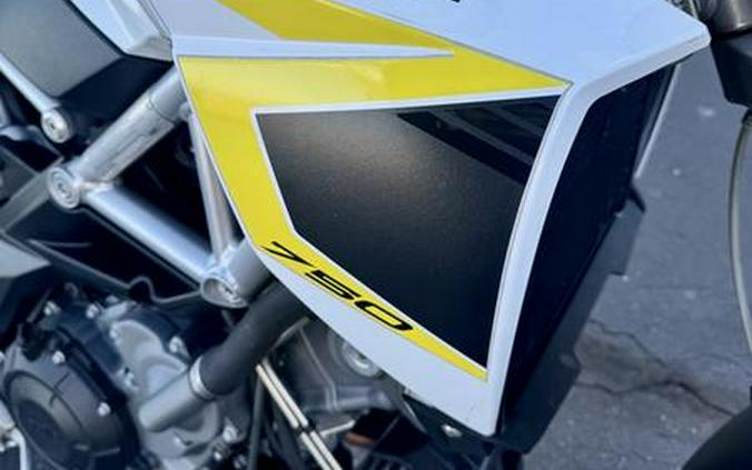 2016 Aprilia® Dorsoduro 750 ABS