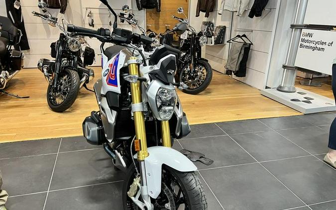 2020 BMW R 1250 R Light White/Lupin Blue Met/Racing Red