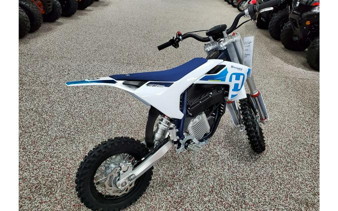 2023 Husqvarna Motorcycles EE5