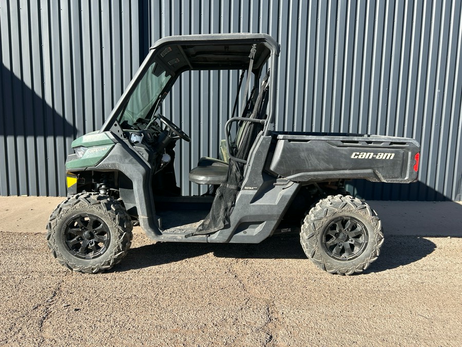 2023 Can-Am Defender DPS HD7
