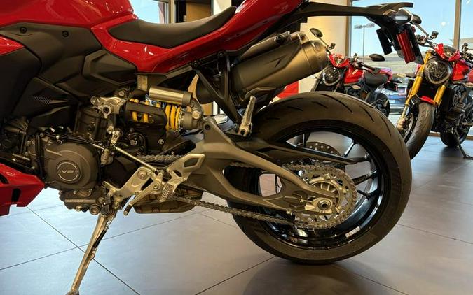 2026 Ducati Streetfighter V2