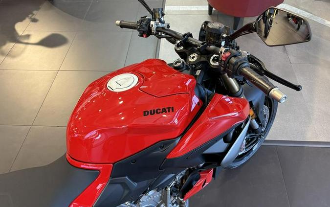 2026 Ducati Streetfighter V2