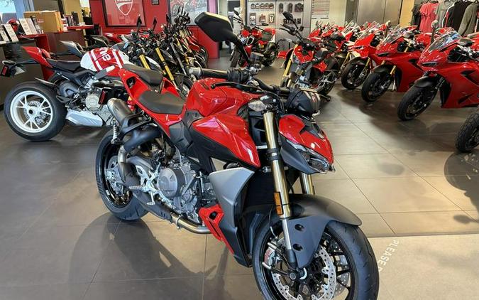 2026 Ducati Streetfighter V2