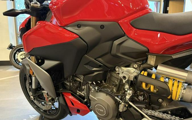 2026 Ducati Streetfighter V2
