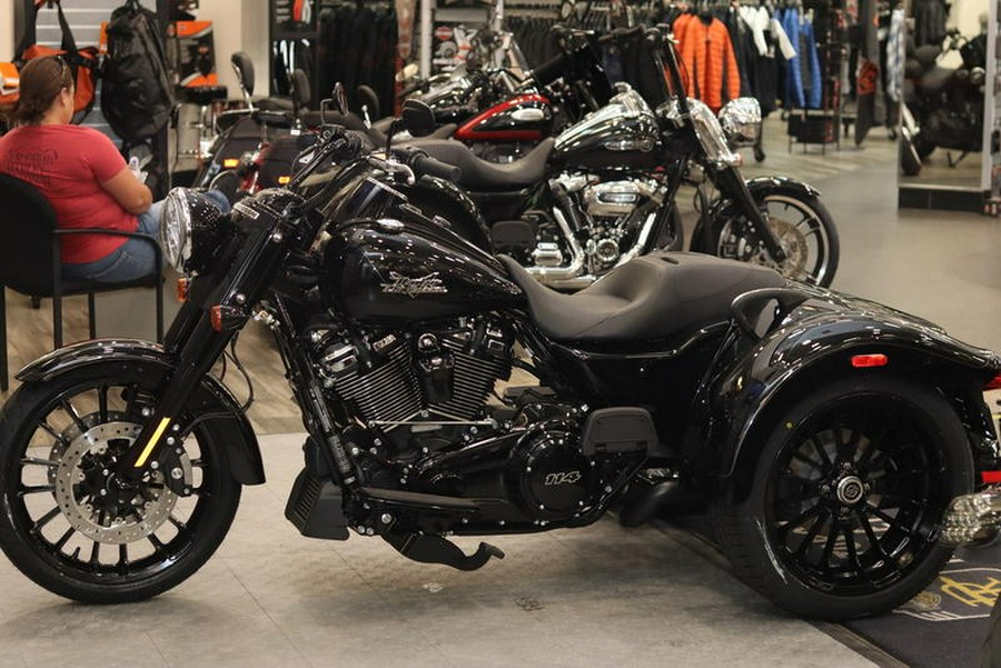 2023 Harley-Davidson® FLRT - Freewheeler®